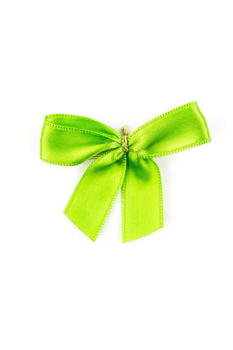 Finished bow made of 15 mm satin ribbon, green, with clip