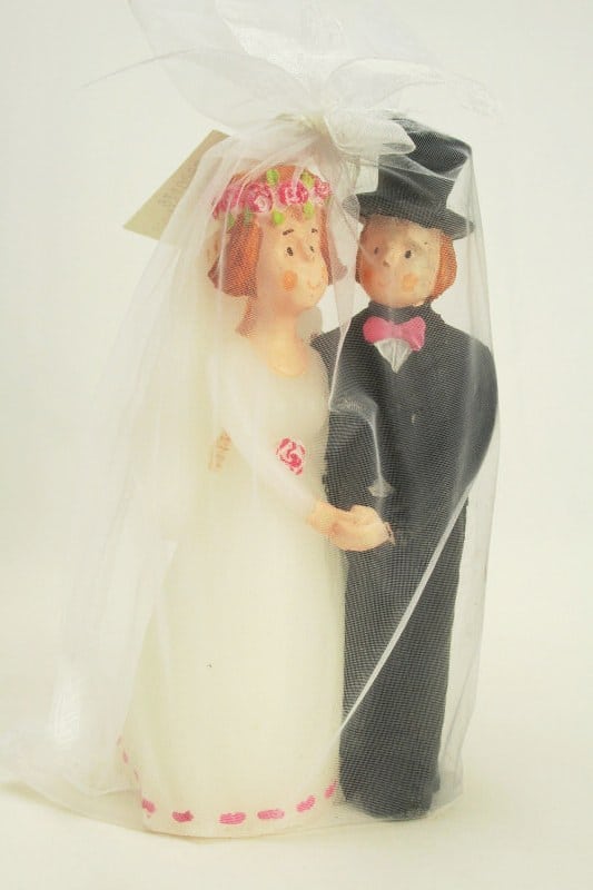 Motive candle bridal couple